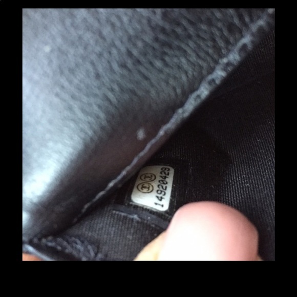 🎉HPx2🎉 CHANEL VINTAGE AUTHENTIC vintage trifold  wallet HP 10/20 & 12/24/21 - Picture 4 of 10